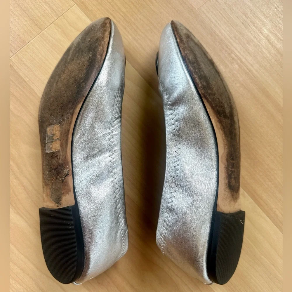 Tory Burch Metallic Silver Logo Round-Toe Ballet Flats